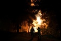 Požiar na gréckom ostrove Evia: Evakuovať museli dediny a kláštor