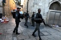 Izraelčan zaútočil nožom na policajta: Drsný zásah bezpečnostných síl