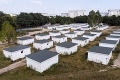 Hamburg rozpredáva bývalé domčeky pre utečencov: Má to však dva háčiky