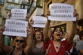 Španielsko na nohách: Násilníkov usvedčených zo sexuálneho útoku na ženu pustili na slobodu