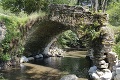 V obci Hnúšťa majú historický skvost: Silu kamenného mostu okúsili v roku 1968 aj Rusi