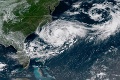 K východu USA sa blíži hurikán, na severe ničivé tornádo zabilo týždenné bábätko