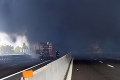 Obrovská explózia neďaleko letiska v Bologni: Most nad diaľnicou sa zrútil
