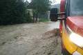 Mohutná prietrž mračien na severe Slovenska: Voda zaplavila ulice, zasahujú hasiči!