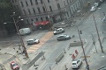 Nebezpečné dopravné značenie v Bratislave neďaleko autobusovej stanice: Jazdný pruh vedie do protismeru!