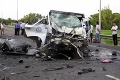 Tragická zrážka kamióna a mikrobusu so svadobčanmi: Pri nehode zomrelo 13 ľudí vrátane ženícha