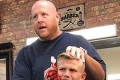 Malý chlapec chcel od holiča nový strih: Stačila sekunda, po hlave mu stekala krv!