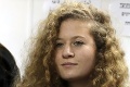 Palestínska tínedžerka, ktorá fackala izraelských vojakov, si má odsedieť 8 mesiacov