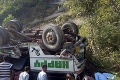 V západnej Indii došlo k tragickej nehode: Autobus spadol do 150-metrovej rokliny!  Hlásia desiatky mŕtvych