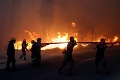 Smrtiace požiare pri Aténach: Hlásia už najmenej 50 obetí