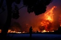 Grécko ničia plamene, v Atenách už vyhlásili stav núdze: Zábery z vyčíňania ohnivého živlu