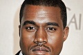 Nová kolekcia topánok rapera Kanyeho Westa: V kampani provokuje nahými telami