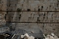 Z Múru nárekov sa zrútil 100-kilogramový kameň: Padol do priestoru, kde sa modlia veriaci