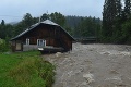Pod Tatrami sa vyliala voda z potoka: Evakuovali vyše 270 ľudí