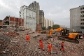 Nešťastie v Indii: Po zrútení dvoch budov našli v ich troskách deväť tiel