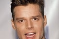 Spevák Ricky Martin vyzerá lepšie ako kedykoľvek predtým: Neskutočne sexi tesne pred 50-kou