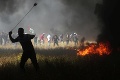 Palestínčania podnikli ďalšiu vlnu protestov: Násilnosti si vyžiadali život len 15-ročného demonštranta