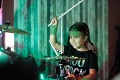 Talent malej hudobníčky z Bratislavy nadchol aj profesionálov: 5-ročná Emka hrá na bicích ako bohyňa!