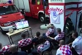 Chorvátskych hasičov vyrušilo v rozhodujúcom momente duelu hlásenie: Ich reakcia obletela celý svet!