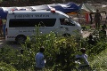 Z thajskej jaskyne už vytiahli osem chlapcov: Naďalej je tam päť detí a ich tréner