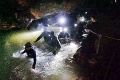 Nezvestných školákov našli v thajskej jaskyni po 9 dňoch: Pri záchrane ich čaká peklo