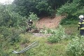 Búrky na severe Slovenska: Zosunutá pôda a stromy zavalili železničnú trať