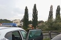 Dramatická naháňačka v okolí Bratislavy: Policajti strieľali po unikajúcom aute