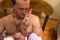 Mamička pri pôrode upadla do bezvedomia: Maličké bábätko začal dojčiť čerstvý otec
