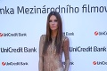 Celebrity v Karlových Varoch: Misska ohúrila šatami za 19-tisíc eur, herečka vražedným výstrihom