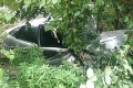 Vážna nehoda na Záhorí: Auto v priekope, päť zranených ľudí