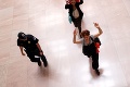 FOTKY hollywoodskej herečky s rukami nad hlavou: Susan Sarandon zatkli!