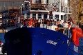 Loď Lifeline dorazila na Maltu: Migrantov si rozdelí 8 európskych krajín, Nemecko si dalo podmienku