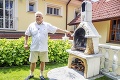 Oliver Andrásy ukázal luxusnú záhradu svojej vily: Kreslo si doniesol až z Malorky