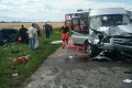Vážne nehody v Trnavskom a Košickom kraji: Sedem zranených, auto v rokline