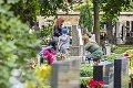 Nedožité narodeniny Roba Beňa († 54) najťažšie znášala snúbenica Lenka: Synček jej na cintoríne utieral slzy