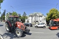 Farmári smerujú na traktoroch pred Úrad vlády: Žiadajú stretnutie s Pellegrinim
