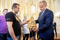 Farmári obsadili Bratislavu: Polícia im dávala fúkať, Kiskovi darovali zemiaky