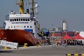 V Španielsku bezpečne zakotvila druhá loď s migrantmi: Aquarius dopravila 106 utečencov