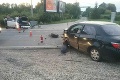 Rušné sobotňajšie ráno: V Stupave podnapitá mladá vodička (18) narazila do plynovej prípojky