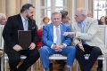 Kandidát na prezidenta Chmelár predniesol správu o stave republiky: Podporiť ho prišli aj Gašparovič a Schuster