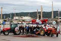 Francúzski poľnohospodári protestujú proti vláde: Zablokovali sklady s palivami