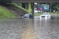 Michal zo zaplaveného auta v Bratislave: Voda s výkalmi siahala až do výšky pása!