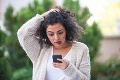 Slovenka poslala SMS určenú frajerovi svojmu šéfovi: Keď si uvedomila ten obsah, oblial ju studený pot
