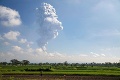 Sopka Merapi vybuchla: Popol vychrlila až do výšky šesť kilometrov
