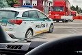 Policajti prešli cez zatvorené priecestie, Slovákom sa z videa dvíha tlak: Tvrdý trest za nebezpečný manéver!
