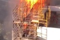 Mohutný požiar zachvátil lešenie pri výškovej budove v Sydney: Záchranári museli evakuovať ľudí