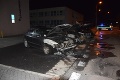 Nočný požiar v Nitre: Páchateľ podpálil štyri autá policajtov