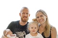 Hokejista Jozef Balej je už dvojnásobným hrdým otcom: Svoje baby má aj na ramenách