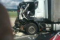 Na diaľnici D2 za Bratislavou sa stala vážna nehoda: Inkriminovaný úsek je už plne prejazdný