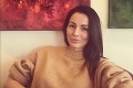 VIDEO Škandalózna exmoderátorka RTVS Kormúthová opäť provokuje: Sledujte, čo stvára počas šoférovania!
